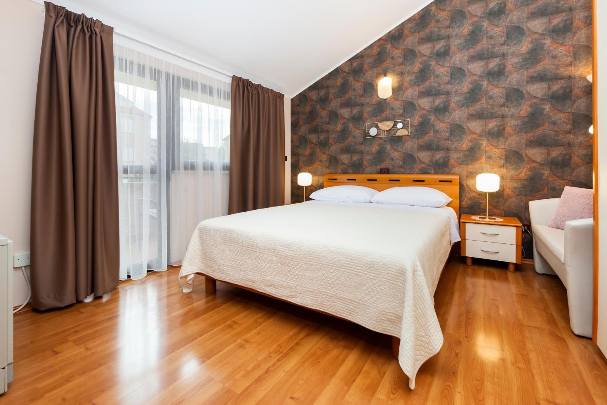 Apartment Brigita 1 *