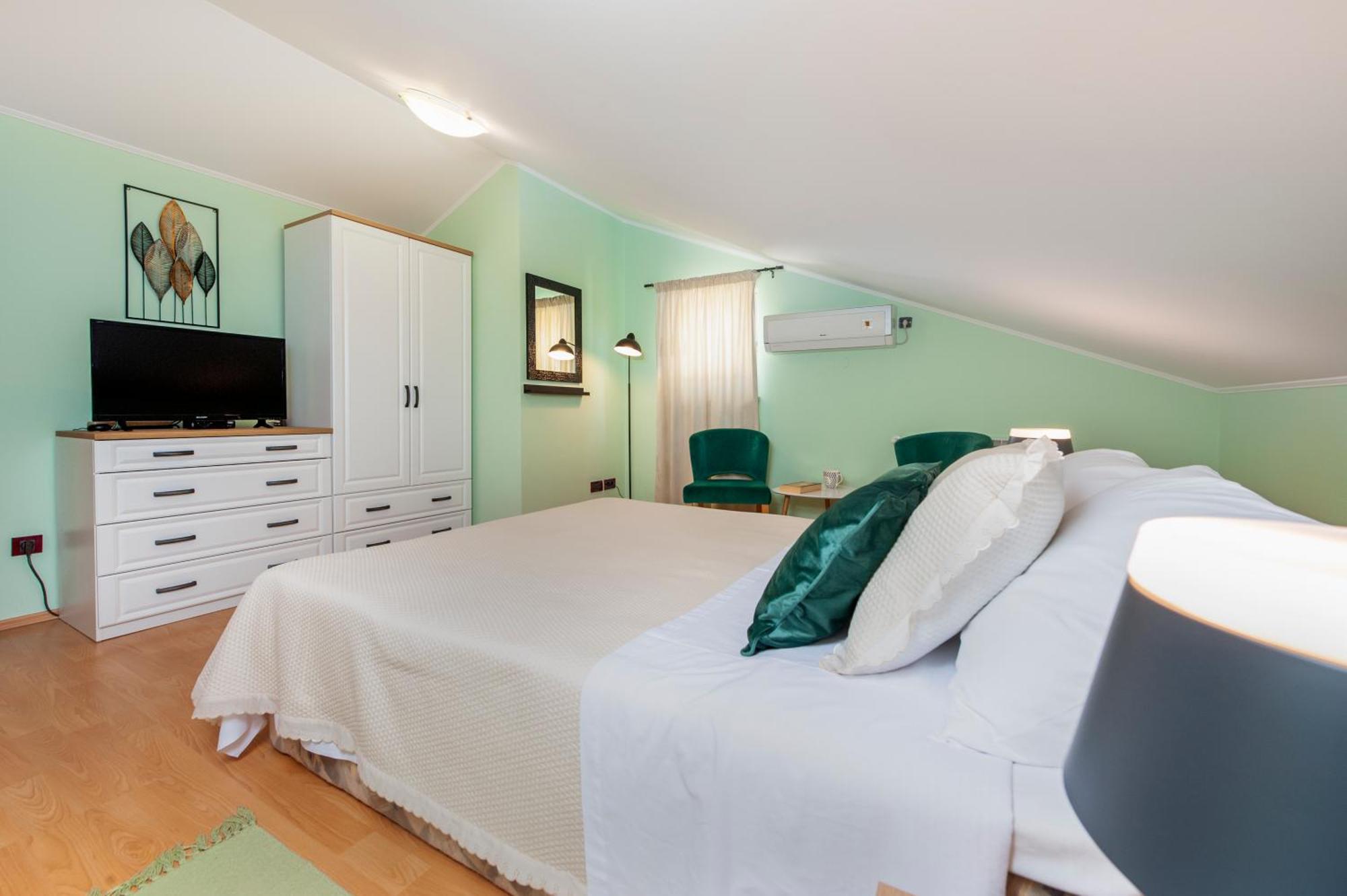 Apartment Brigita 1 *