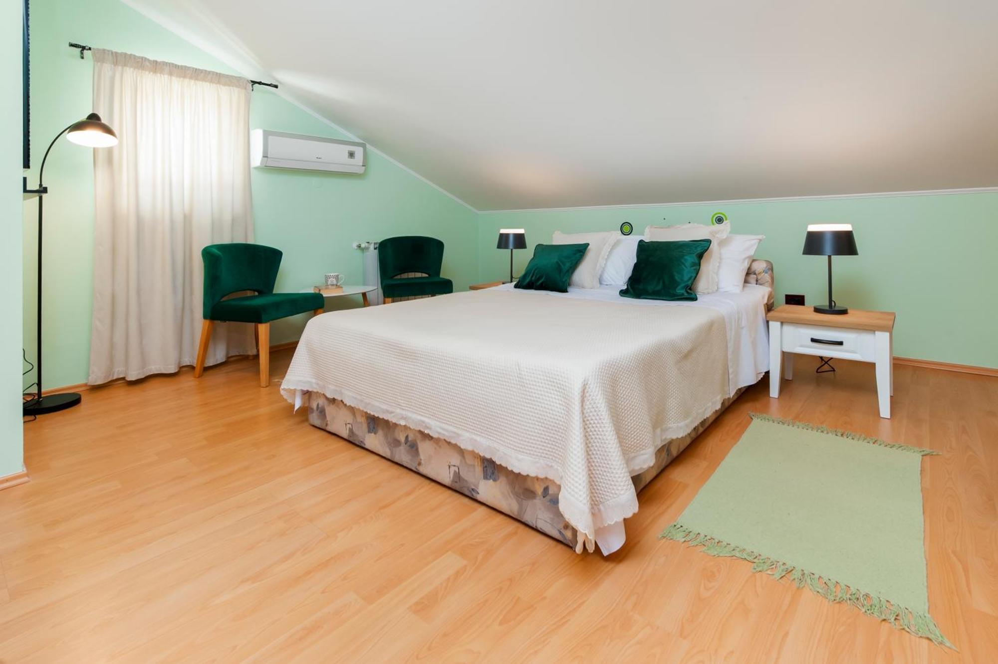 Brigita 1 Apartment *
